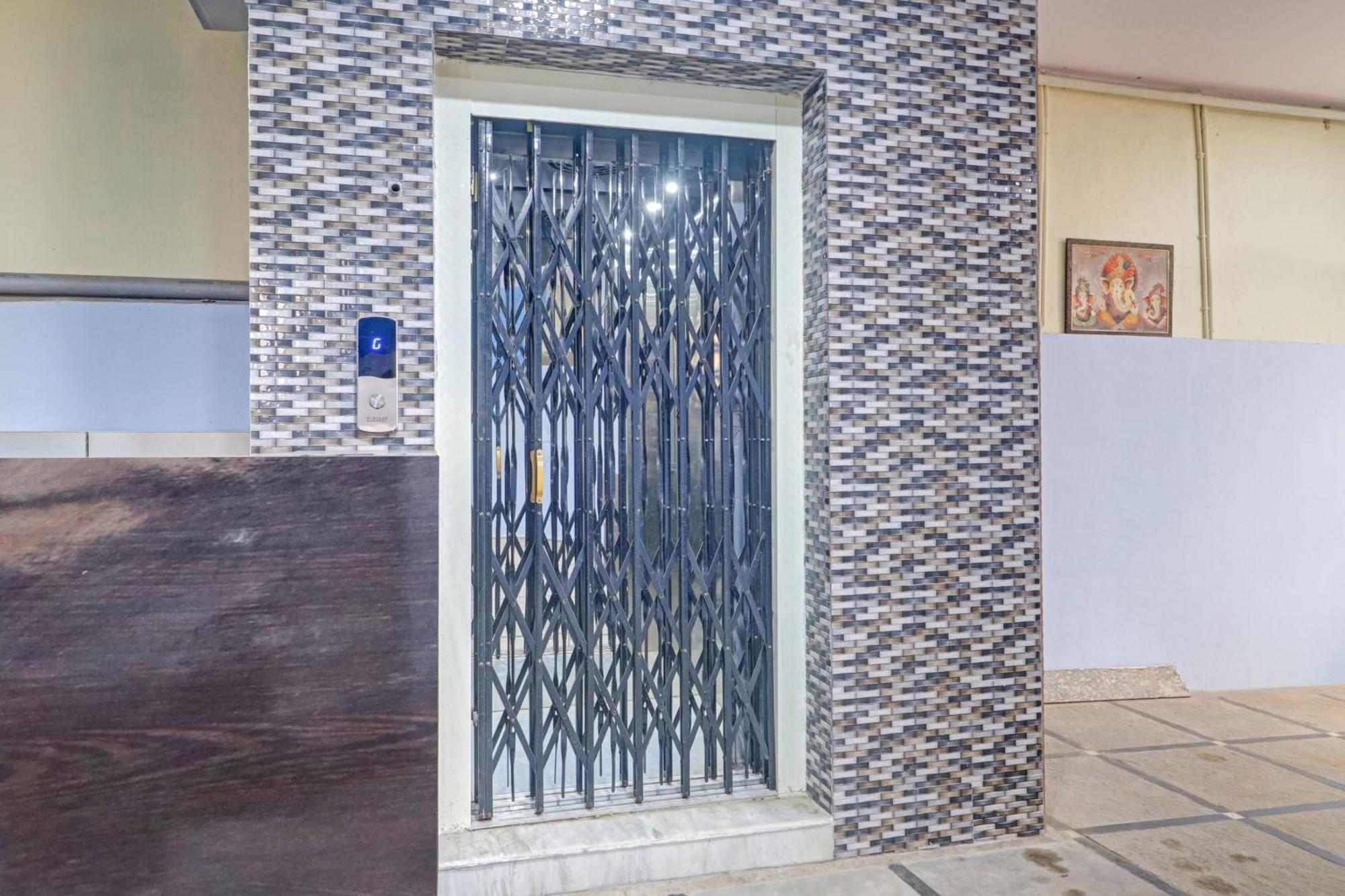 Super Hotel O Rbs Square Langer Houz Haidar Sahibguda Buitenkant foto